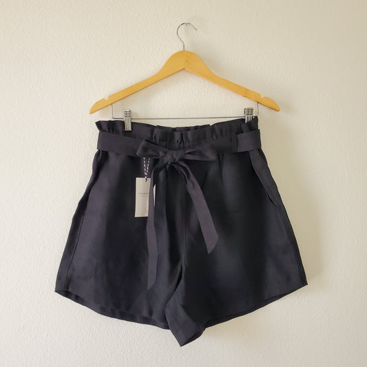 YURI Shorts - Black, size XL